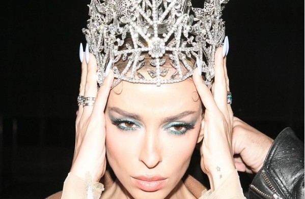 Ελένη Φουρέιρα: Στηρίζει τους διαδηλωτές κατά της αστυνομικής βίας