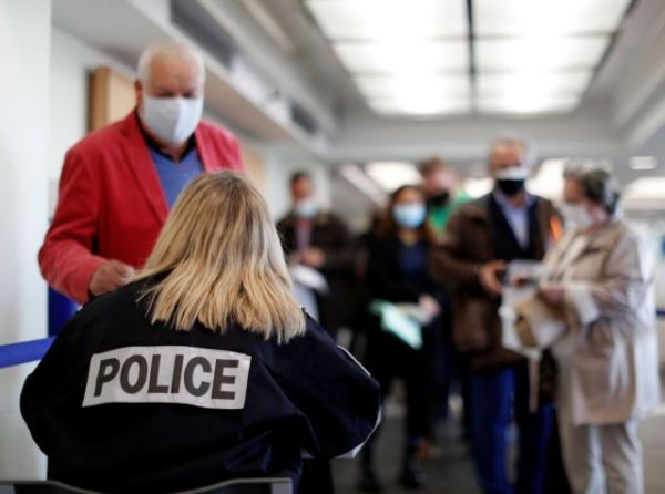 Γαλλία : Χαλάρωση των περιορισμών σε ταξίδια εξωτερικού