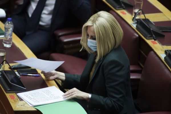 Συνάντηση της Γεννηματά με γιατρούς και νοσηλευτές του ΕΣΥ