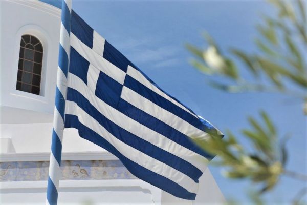 «Δαγκωτό» Ελλάδα ψηφίζουν οι Βρετανοί για δεύτερη κατοικία και χρυσή βίζα