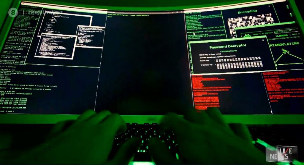 Απάτη μέσω Facebook : Χάκερ έκλεψε κωδικούς γυναίκας και ζητούσε δανεικά από τους φίλους της