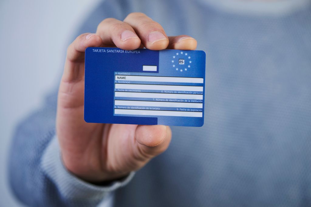 Πέντε συν μία… γκρίζες ζώνες στο νέο «διαβατήριο υγείας» της ΕΕ