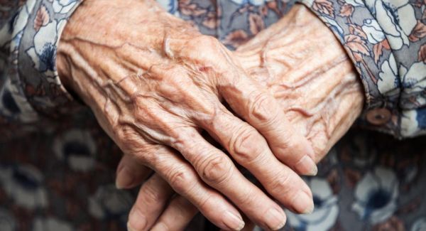 Γυναίκες «δηλητήριο» εξαπατούν ηλικιωμένους