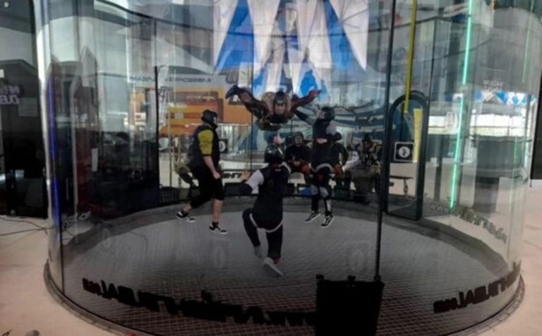 Οι «Ελευθερατζήδες» και η αεροσήραγγα