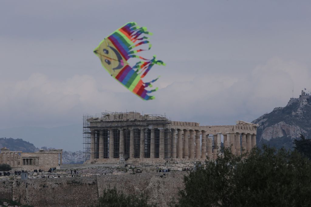 Καθαρά Δευτέρα : Απαγορεύεται το πέταγμα χαρταετού – Σκέψεις να κλείσουν τα μεγάλα πάρκα