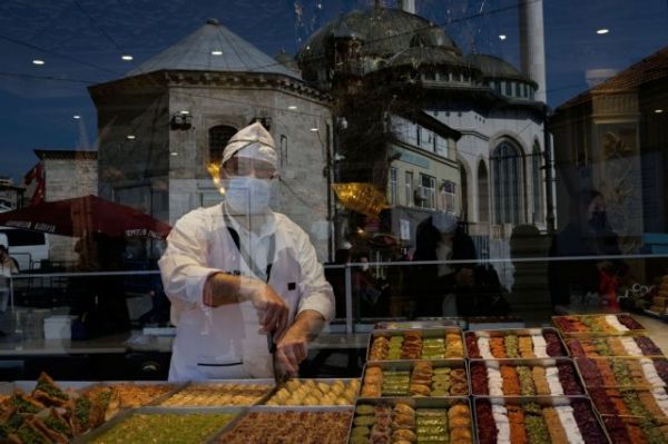 Τουρκία : Σαρώνει η πανδημία – Πάνω από 100 οι νεκροί σε 24 ώρες