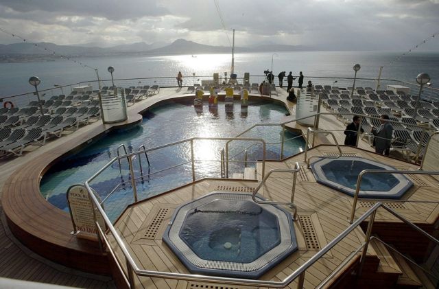 Το έριξαν στο…τζακούζι οι Βρετανοί – Τα περίεργα ατυχήματα και οι αποζημιώσεις που ζητούν