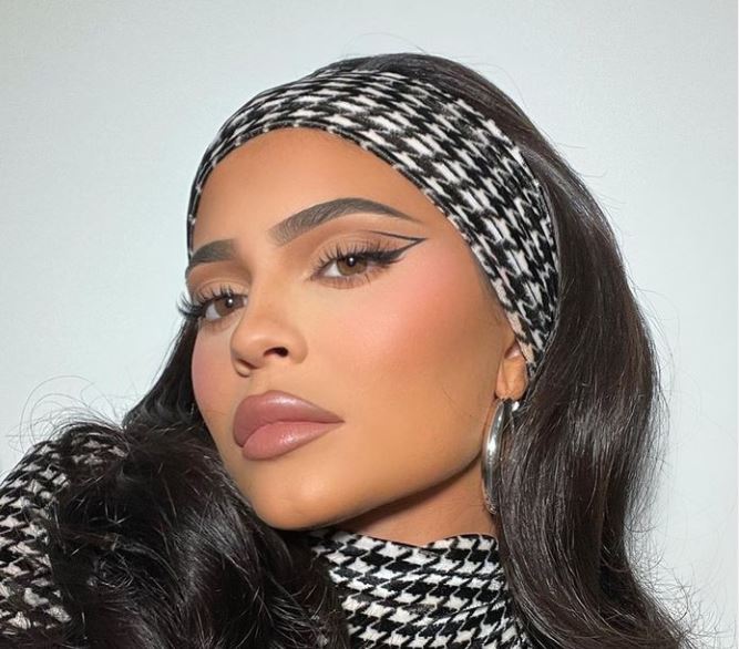 Κάιλι Τζένερ: Ποζάρει και μας δείχνει τον πιο πιστό της φίλο