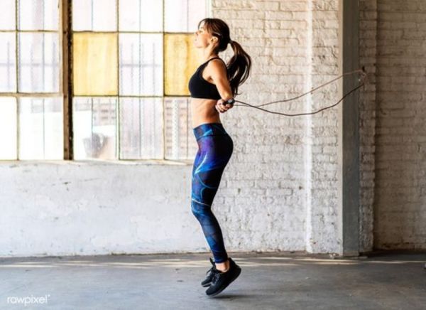 Το σχοινάκι είναι το ιδανικό workout για γρήγορο αδυνάτισμα