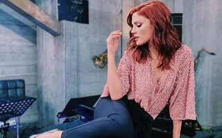 Η Μαίρη Συνατσάκη έχει κάνει σεξ με 12, και «πρώτη φορά στα 16» (vid)