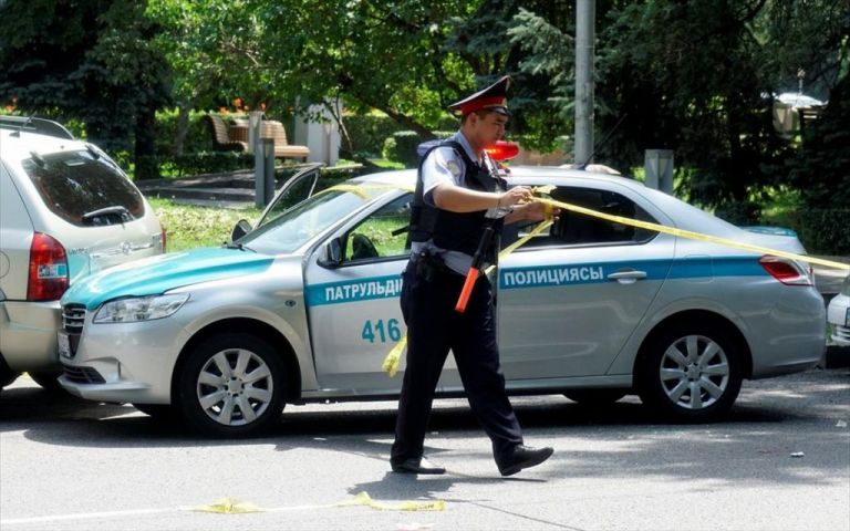 Καζακστάν : Μαχαίρωσε τον φίλο του και τάισε με τη σορό του αδέσποτες γάτες