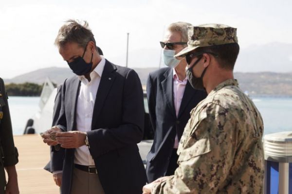 Αμερικανικό αεροπλανοφόρο Αϊζενχάουερ : Στη Σούδα ο Μητσοτάκης με φόντο το σκηνικό «πολέμου» ΗΠΑ και Ρωσίας