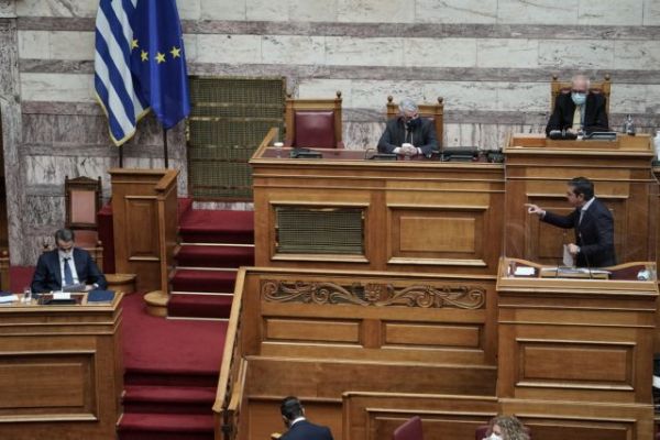 Μητσοτάκης VS Τσίπρα για «νεοαγανακτισμένους» και «δημοκράτες νοικοκυραίους»
