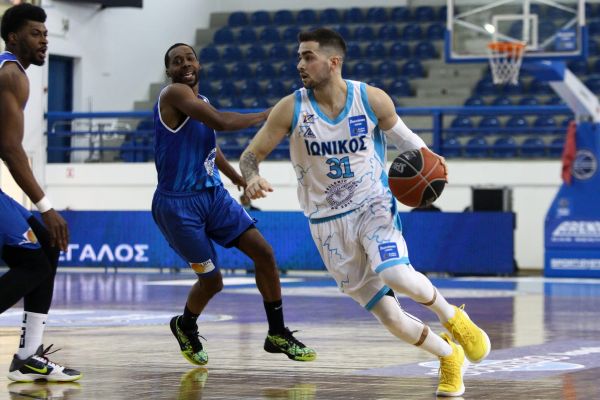 Σοκ με Κόνιαρη: Υπέστη ρήξη πρόσθιου χιαστού!