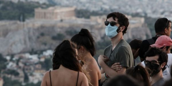 Κοροναϊός: Κλιμάκωση στην Αττική – Νέα μέτρα χρειάζεται η βρετανική μετάλλαξη