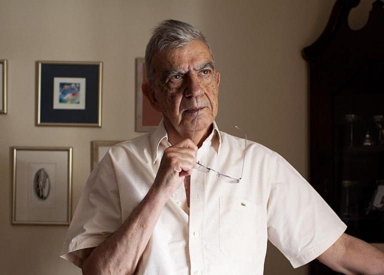 Εσπασαν τα ισόβια για τους δολοφόνους του Μένη Κουμανταρέα