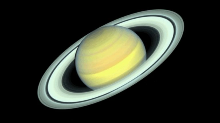 Το διαστημικό τηλεσκόπιο Hubble παρακολουθεί την εναλλαγή των εποχών στον Κρόνο
