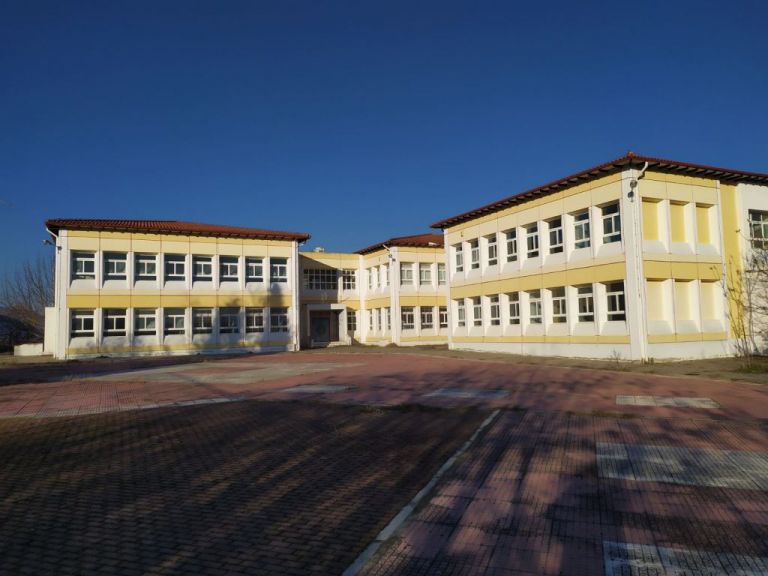 Σεισμός στην Ελασσόνα : Στέγη για τους μαθητές Δαμασίου από το ΓΕΕΘΑ