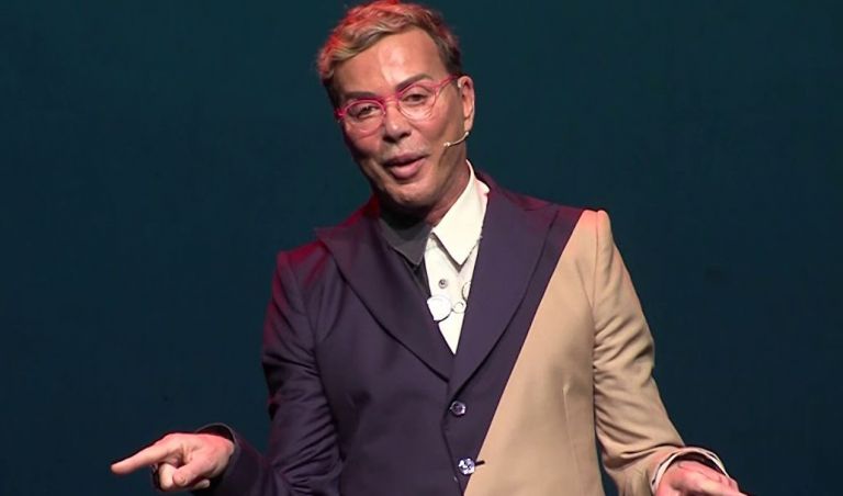 Ο Τσελέντης… στηρίζει Γαβαλά για τη φωτογραφία ως τσολιάς: «Είναι πολύ πιο άνδρας από μερικούς…»