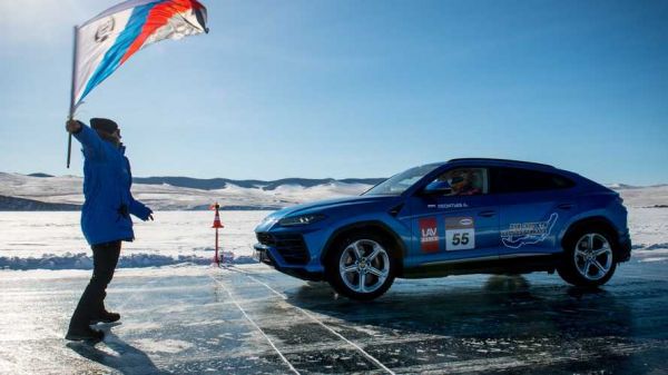 Lamborghini Urus: Ρεκόρ ταχύτητας -εν ψυχρώ