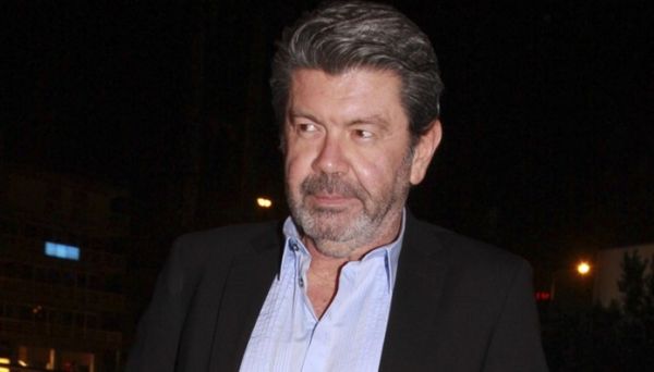 Ο Γιάννης Λάτσιος νεαρός φοιτητής της ΑΣΟΕ με μουστάκι – Φωτο