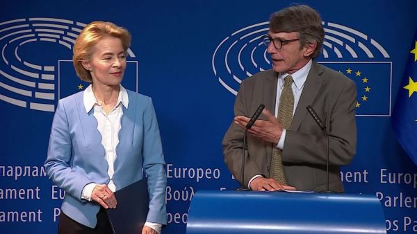 Φον ντερ Λάιεν προς Ευρωβουλή: Κατεπείγουσα η έγκριση της «Πράσινης Κάρτας Υγείας»