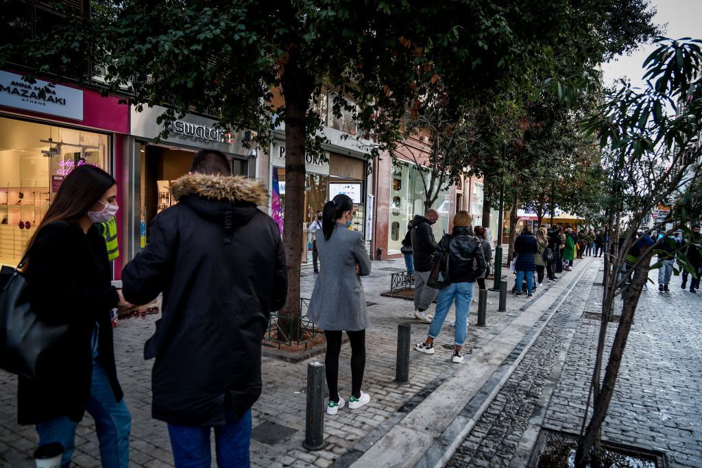Κοροναϊός : Χαραμάδα αισιοδοξίας για το άνοιγμα του λιανεμπορίου – Τι είπε ο Χαρδαλιάς