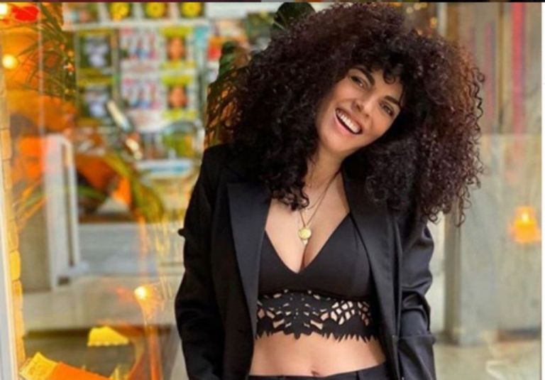 Μαρία Σολωμού : Σχολιάζει τις καταγγελίες στο θέατρο – «Ήταν σα να μου έριξες μια ροπαλιά, μου κόπηκε η λαλιά»