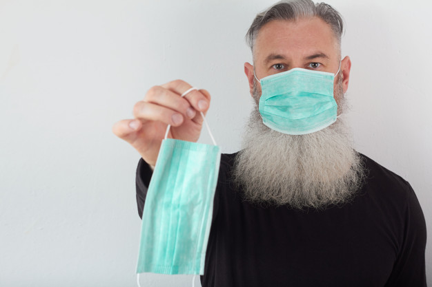 Κοροναϊός : Διπλή μάσκα για τους… μουσάτους