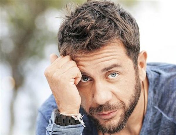 Γιώργος Μαζωνάκης : Η έκπληξη της μητέρας του και η συγκίνηση του τραγουδιστή