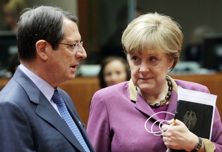 Μέρκελ σε Αναστασιάδη : Στήριξη στις προσπάθειες του ΟΗΕ για συνομιλίες στο Κυπριακό