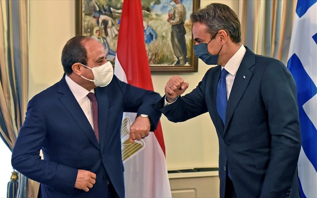 Μητσοτάκης : Τις διμερείς σχέσεις Ελλάδας-Αιγύπτου και τις εξελίξεις στη Λιβύη συζήτησε με τον πρόεδρο Σίσι