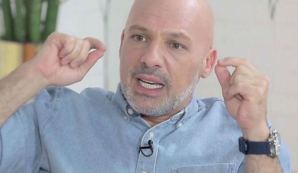 «Γιατί πρέπει να παίρνουμε αντιεμετικά κάθε φορά;» – Τι εξόργισε τον Νίκο Μουτσινά