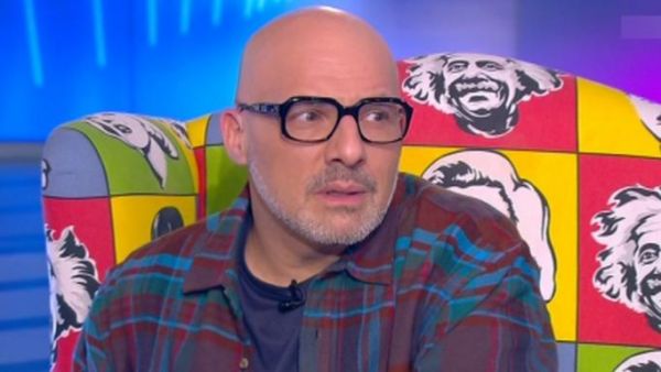 Νίκος Μουτσινάς: Ποιος πασίγνωστος ηθοποιός τού έκανε φάρσα στο «Καλό Μεσημεράκι»;