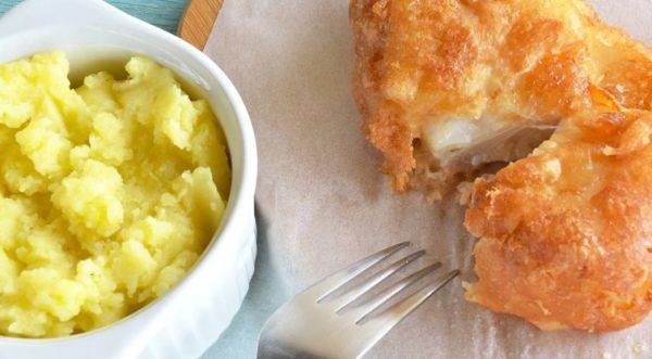 «Φωτιά» πήραν τα τηγάνια για τον παραδοσιακό μπακαλιάρο σκορδαλιά