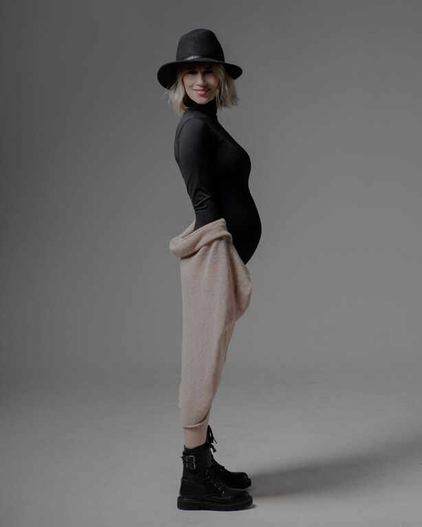 Η έγκυος Νάντια Μπουλέ δημοσιεύει όλο καμάρι φωτογραφίες της