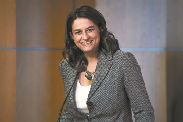 Η Νίκη Κεραμέως αποκαλύπτει το σχέδιο για τη βάση εισαγωγής στα ΑΕΙ