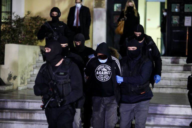 Αποκάλυψη: Φαρσέρ της ΕΛ.ΑΣ. ο «αυτόπτης μάρτυρας» των επεισοδίων στην Νέα Σμύρνη