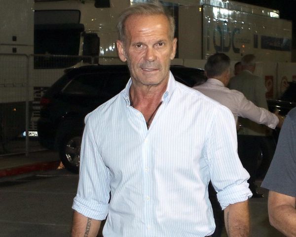 Δείτε τον Πέτρο Κωστόπουλο 20 ετών και με μακρύ μαλλί