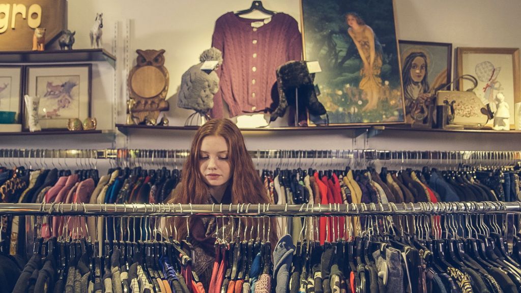 Depop: Ψωνίζοντας και πουλώντας ρούχα second hand online
