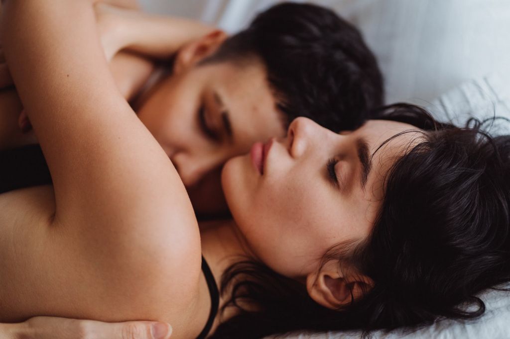 Η απροσδόκητη δραστηριότητα που βελτιώνει την σύνδεση του ζευγαριού στο σεξ