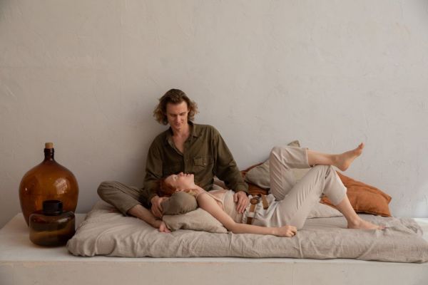 Μήπως η καραντίνα σάς απομακρύνει από το ταίρι σας αντί να σας πλησιάζει;