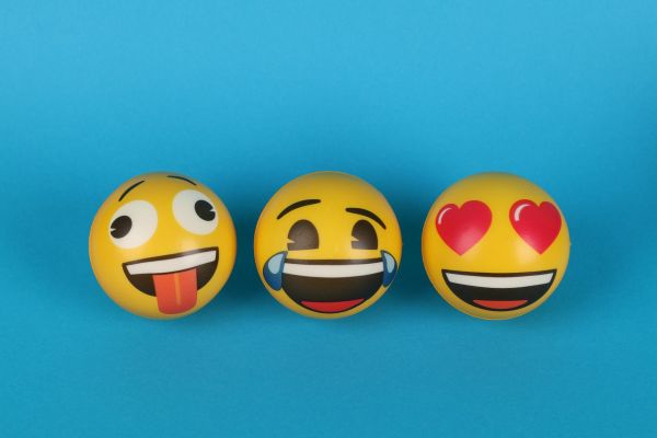 Άντρες και γυναίκες χρησιμοποιούν διαφορετικά τα emoji