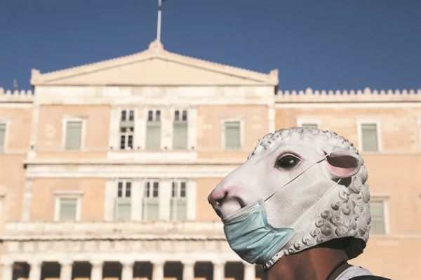 Αγιάτρευτη πληγή η πανδημία ανοησίας, όταν εκατομμύρια οικογένειες κλαίνε τους νεκρούς τους