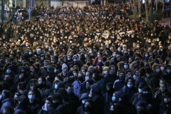 Συναγερμός του Covid 19. Συνυπεύθυνα όλα τα κόμματα!