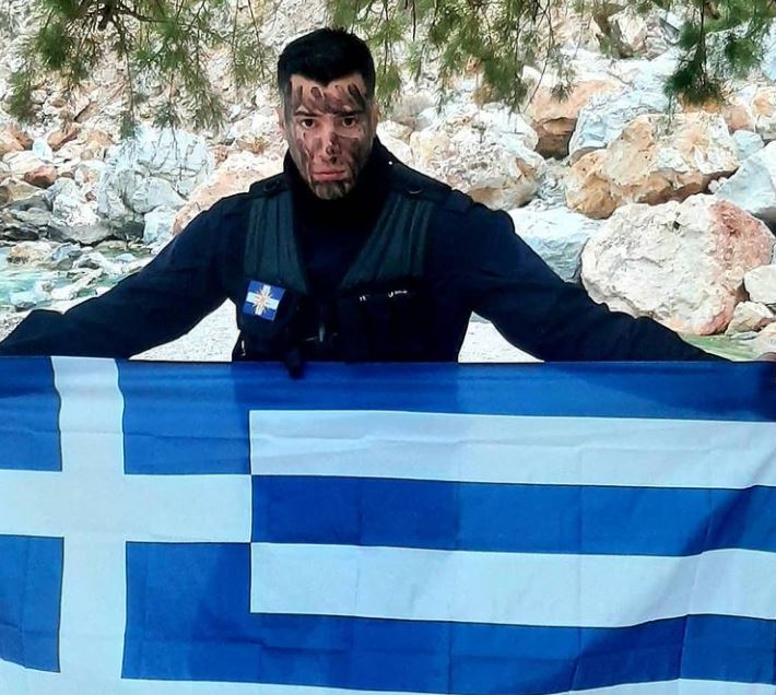Ο κομάντο Τάσος Ποτσέπης «ρεμιξάρει» τον εθνικό ύμνο και διαλύει τα ελληνικά ίντερνετς