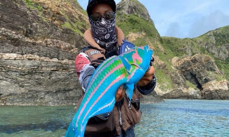 Ψαράς έπιασε το πιο απίστευτο ψάρι - Τον ρωτούν αν είναι photoshop