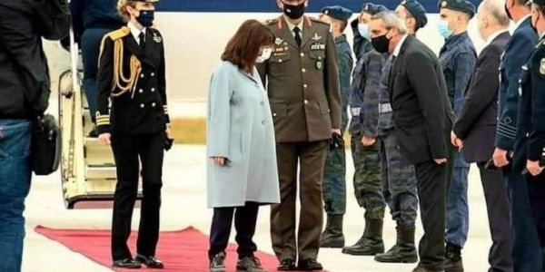 Η Κατερίνα Σακελλαροπούλου στη Ρόδο με αθλητικά παπούτσια