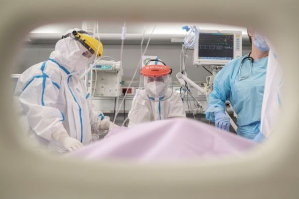 Σερβία : Εξαρση της πανδημίας αλλά και μειωμένο ενδιαφέρον για τους εμβολιασμούς