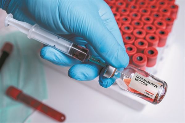 FT : Η ΕΕ ζητά από τις ΗΠΑ να επιτρέψουν τις εξαγωγές εμβολίων της AstraZeneca